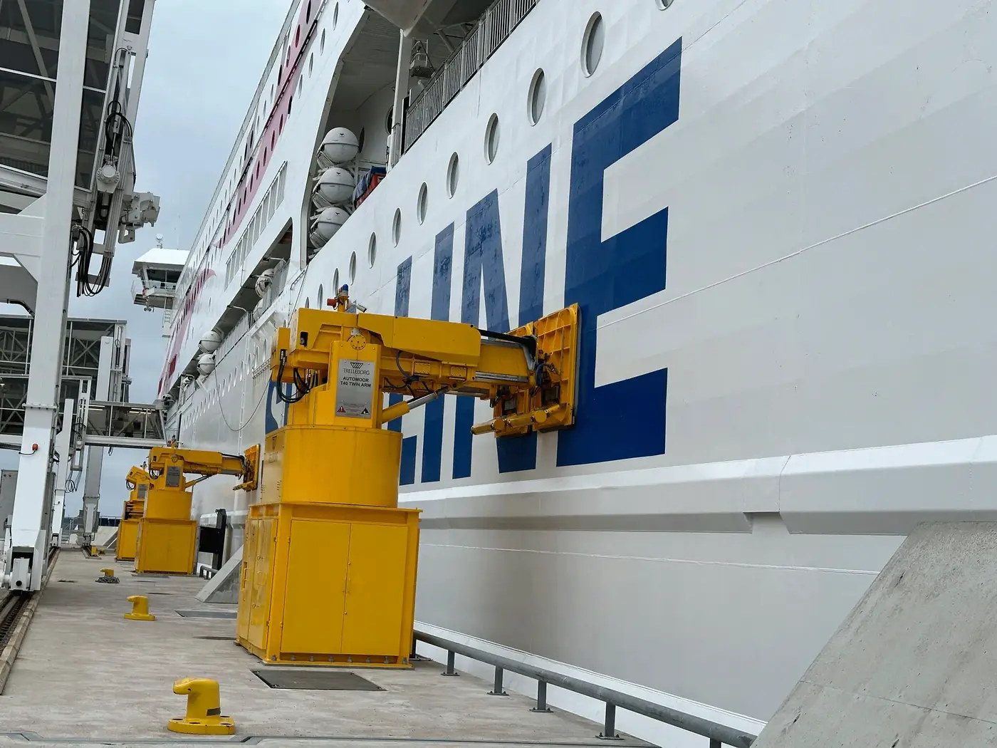 Trelleborg AutoMoor automated mooring installation